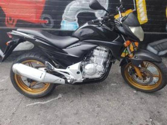 HONDA CB 300R 